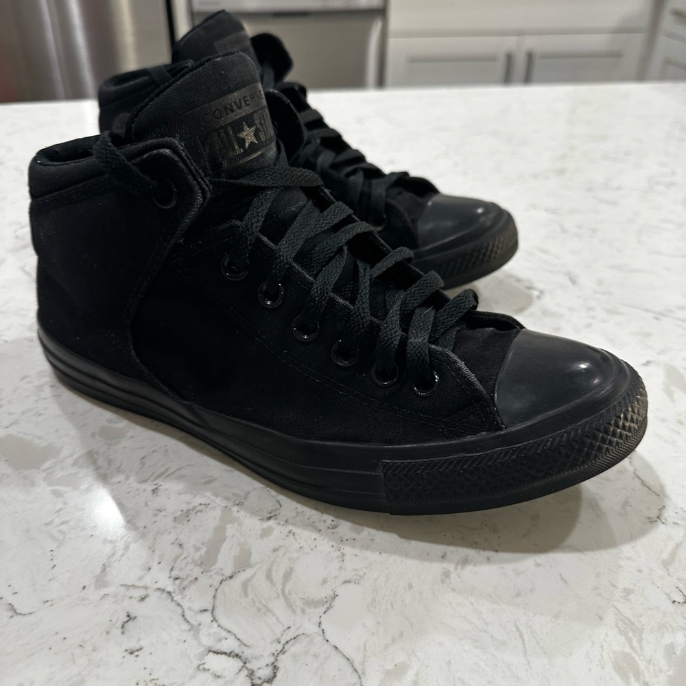 Converse Men's Black Canvas Sneakers